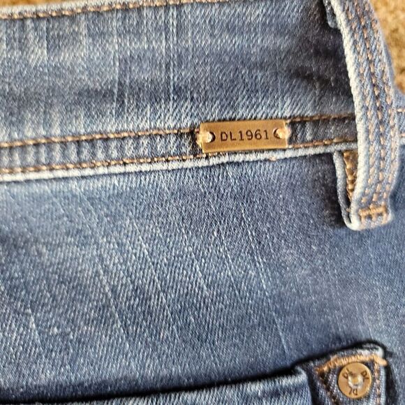 DL1961 Joy  High Rise Flare 4-Way Stretch Jeans Size 30 NWT - Picture 6 of 16